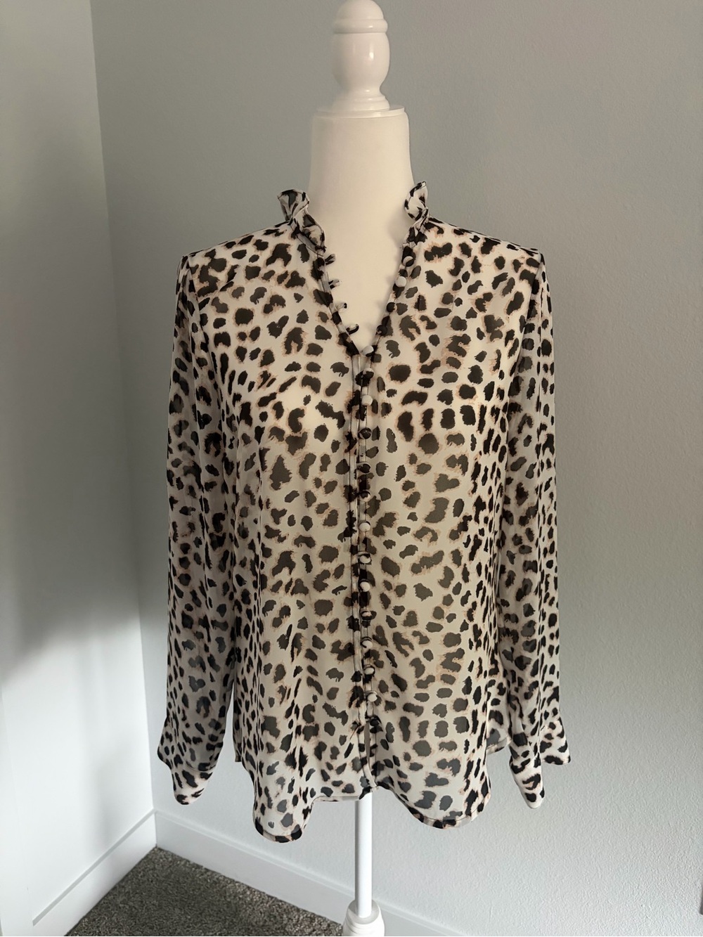 EXPRESS Leopard Print Ruffle-Trim Long Sleeve Blouse - Cream/Black